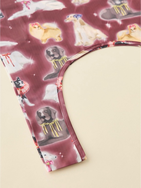 BAGGU Handbags - BAGGU Standard Reusable Tote Fancy Dogs Print Burgundy and Puppies NWT!